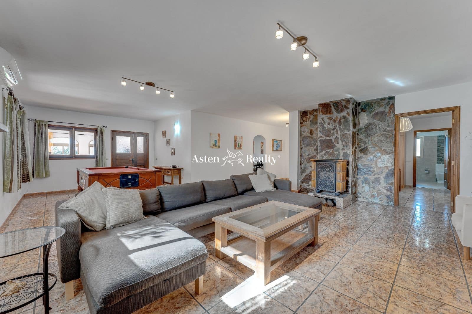 3 soveværelse Villa til salg i Taucho med swimmingpool garage - € 1.011.000 (Ref: 7980700)