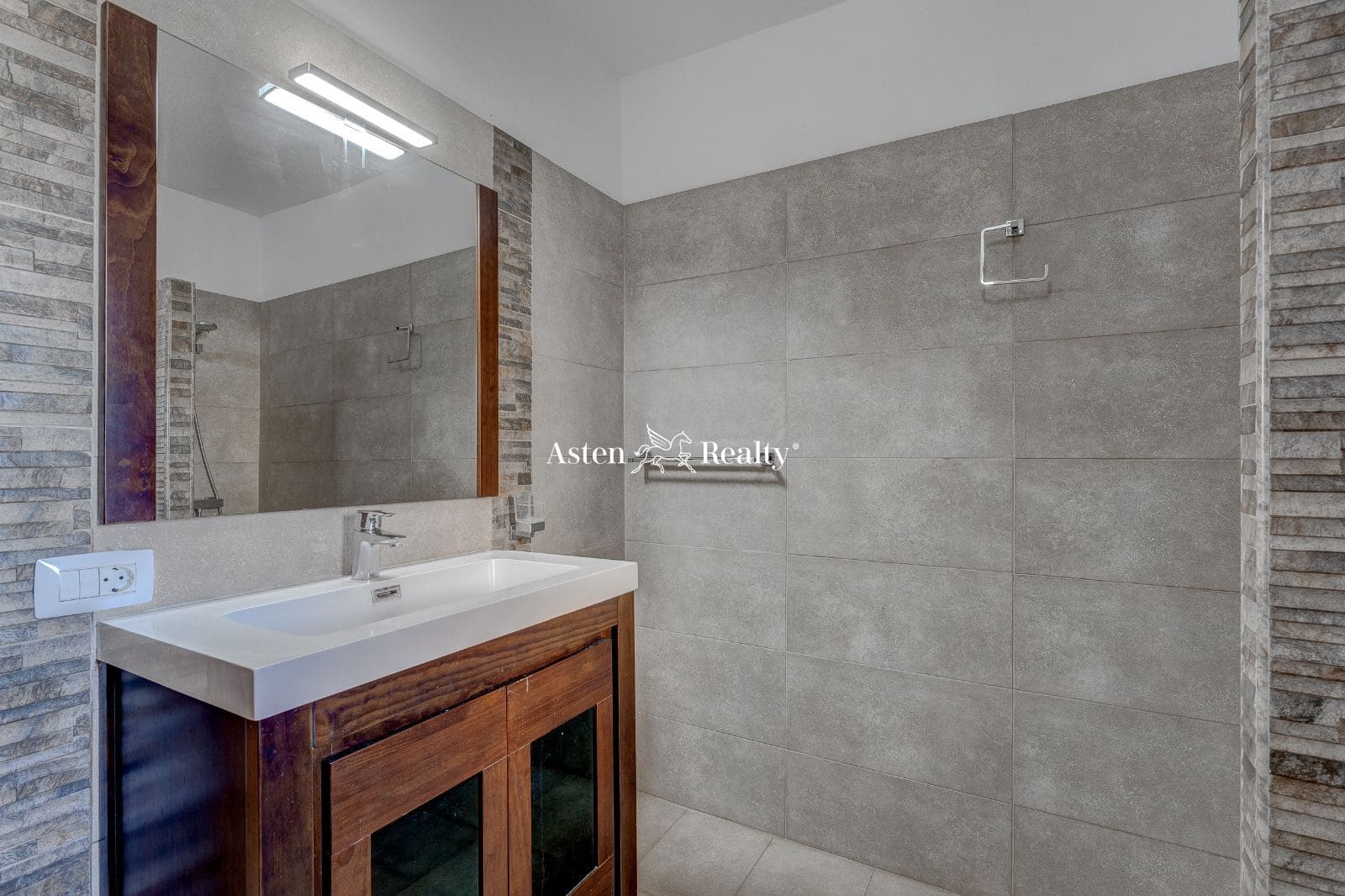 3 soveværelse Villa til salg i Taucho med swimmingpool garage - € 1.011.000 (Ref: 7980700)