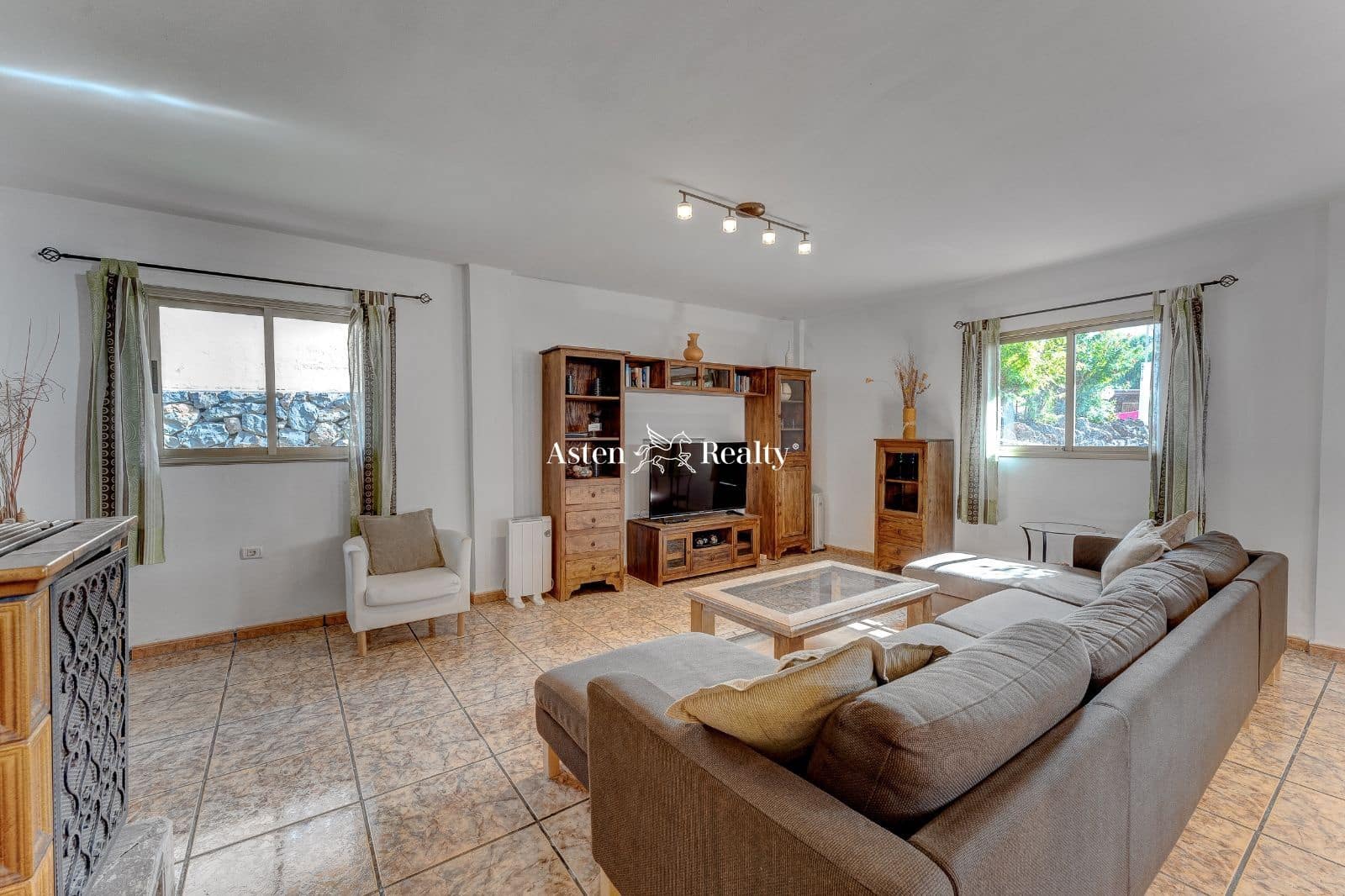 3 soveværelse Villa til salg i Taucho med swimmingpool garage - € 1.011.000 (Ref: 7980700)