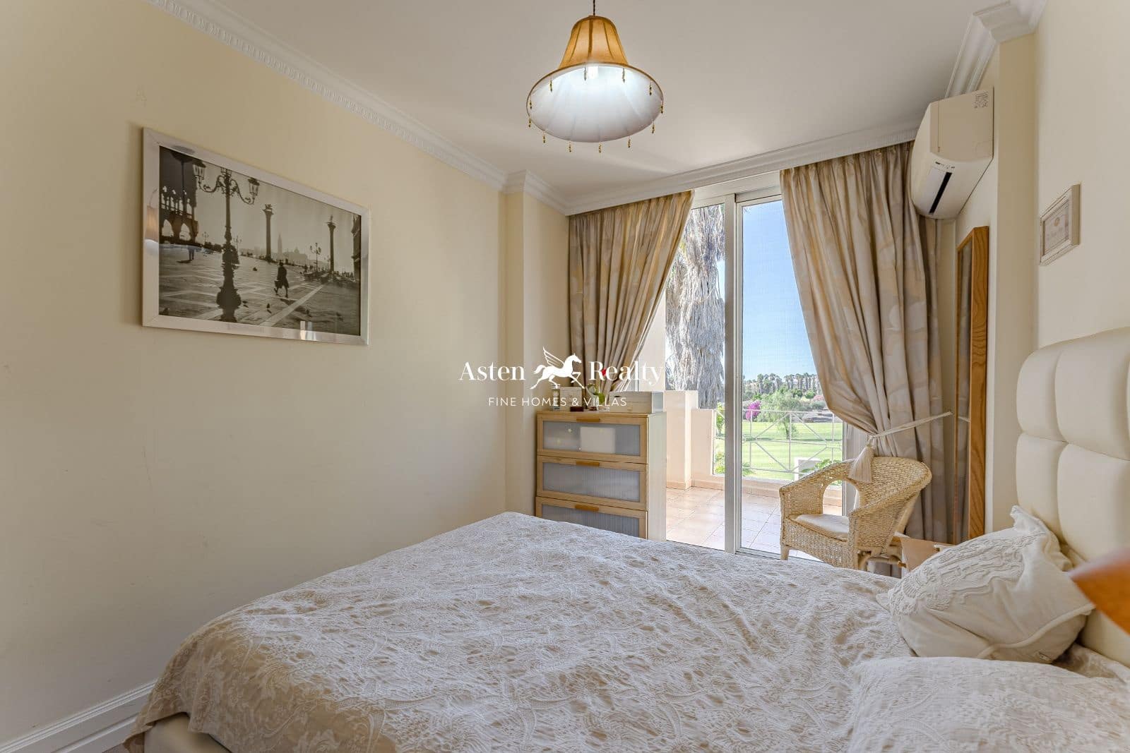 6 soveværelse Byhus til salg i La Caleta Adeje med swimmingpool garage - € 4.990.000 (Ref: 7992234)