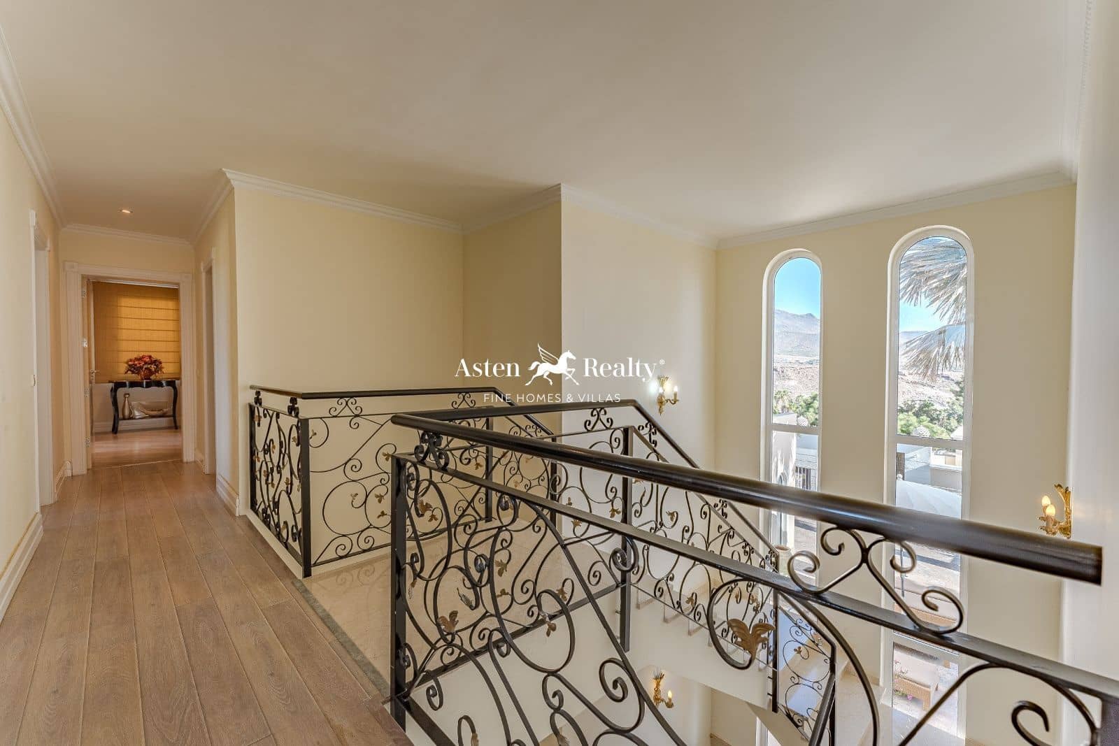 6 soveværelse Byhus til salg i La Caleta Adeje med swimmingpool garage - € 4.990.000 (Ref: 7992234)