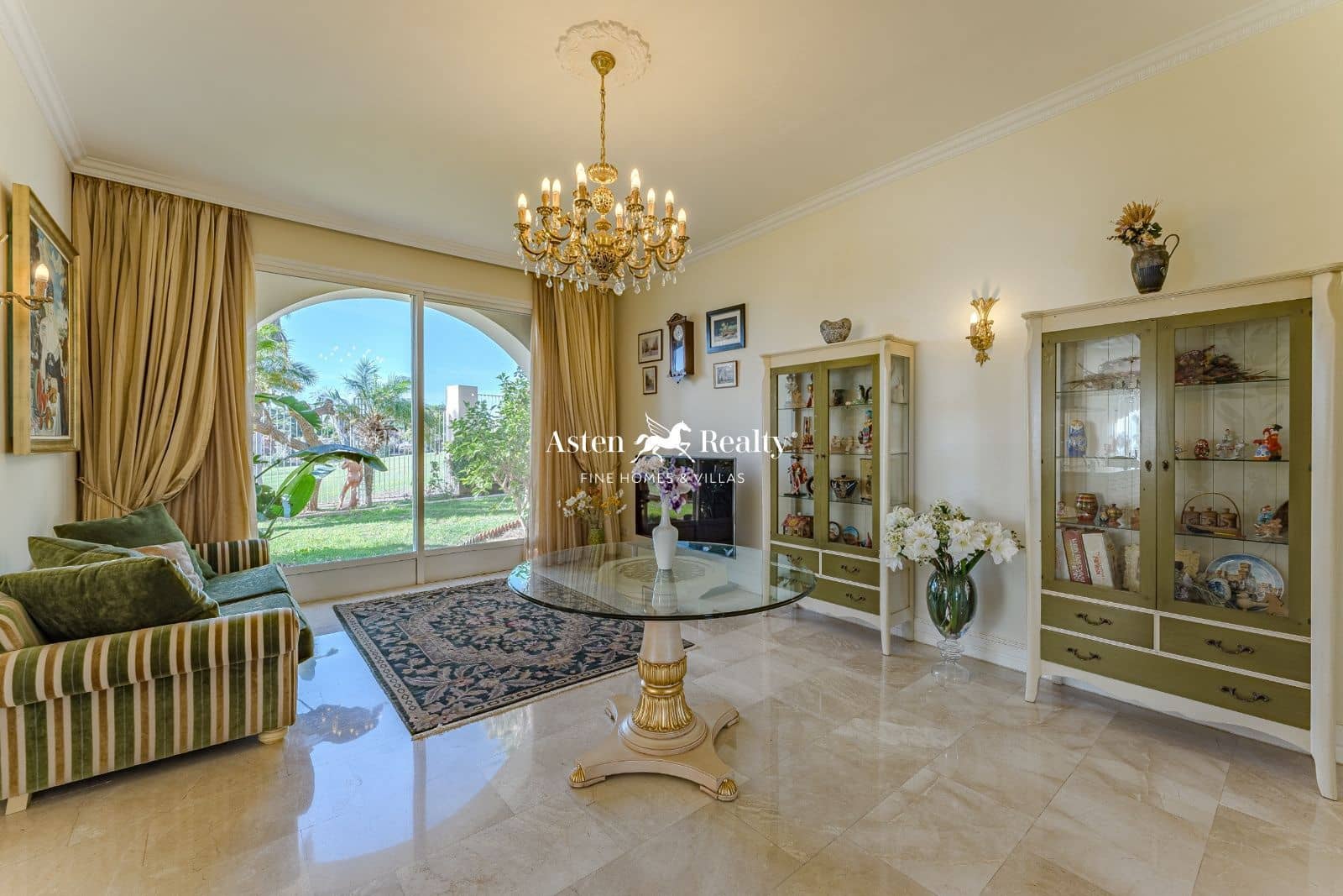 6 soveværelse Byhus til salg i La Caleta Adeje med swimmingpool garage - € 4.990.000 (Ref: 7992234)