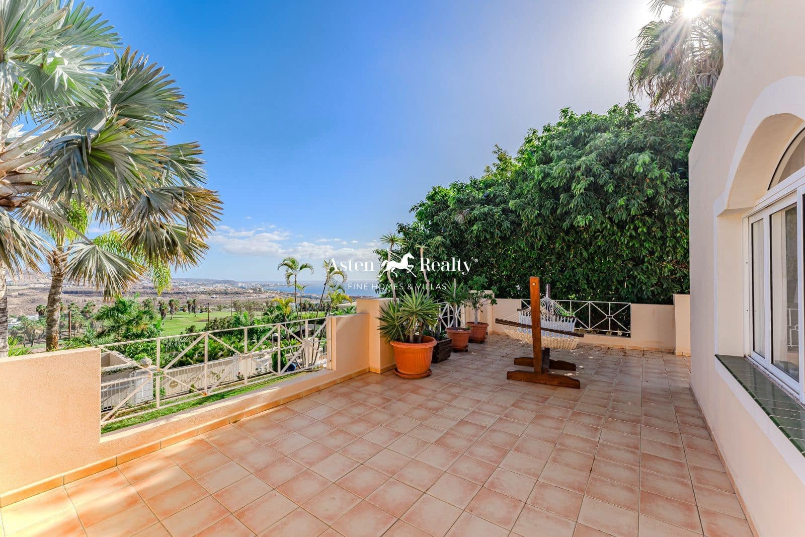 6 soveværelse Byhus til salg i La Caleta Adeje med swimmingpool garage - € 4.990.000 (Ref: 7992234)