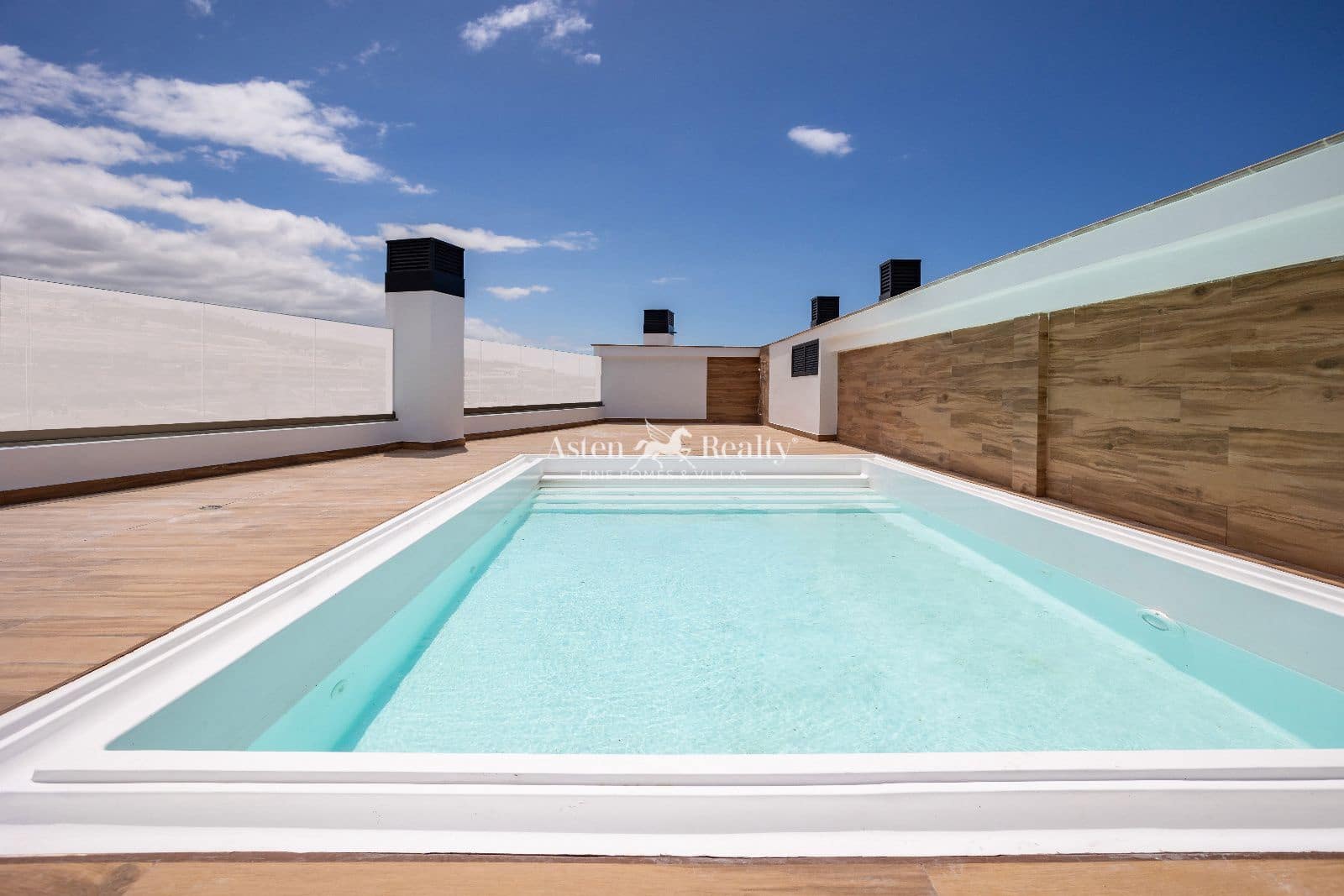 2 soveværelse Lejlighed til salg i Puerto Santiago med swimmingpool garage - € 495.000 (Ref: 7995843)