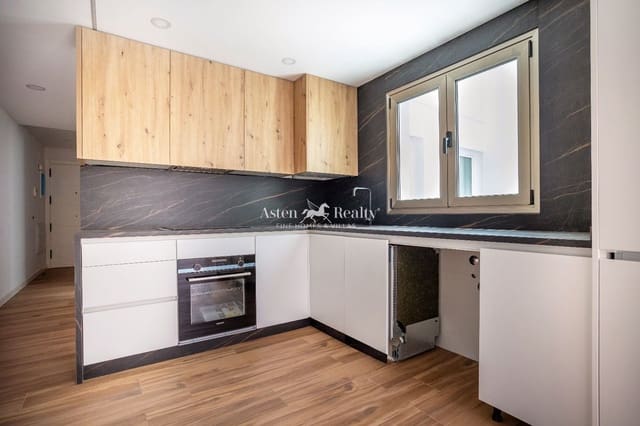 2 slaapkamer Flat te koop in Puerto Santiago, Santiago del Teide met zwembad garage - € 495.000 (Ref: 7995843)