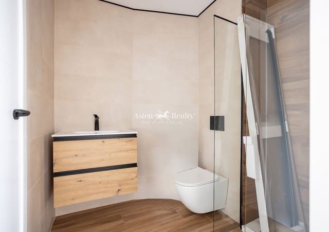 2 slaapkamer Flat te koop in Puerto Santiago, Santiago del Teide met zwembad garage - € 495.000 (Ref: 7995843)