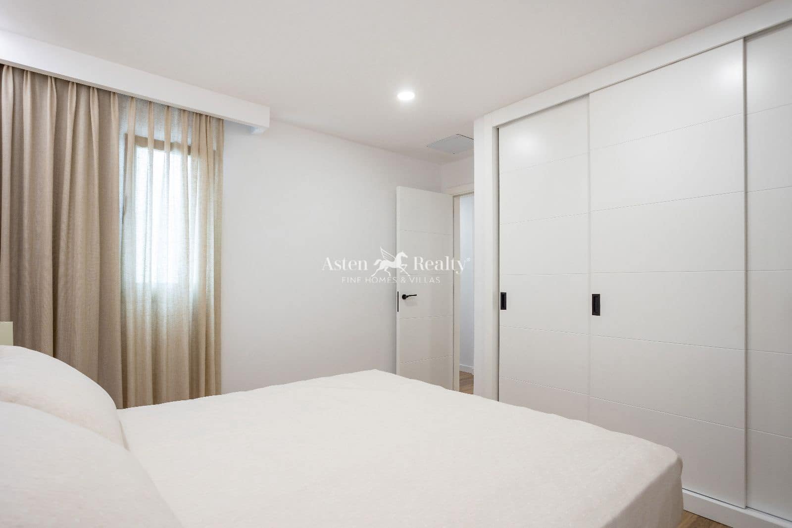 2 soveværelse Lejlighed til salg i Puerto Santiago med swimmingpool garage - € 495.000 (Ref: 7995843)