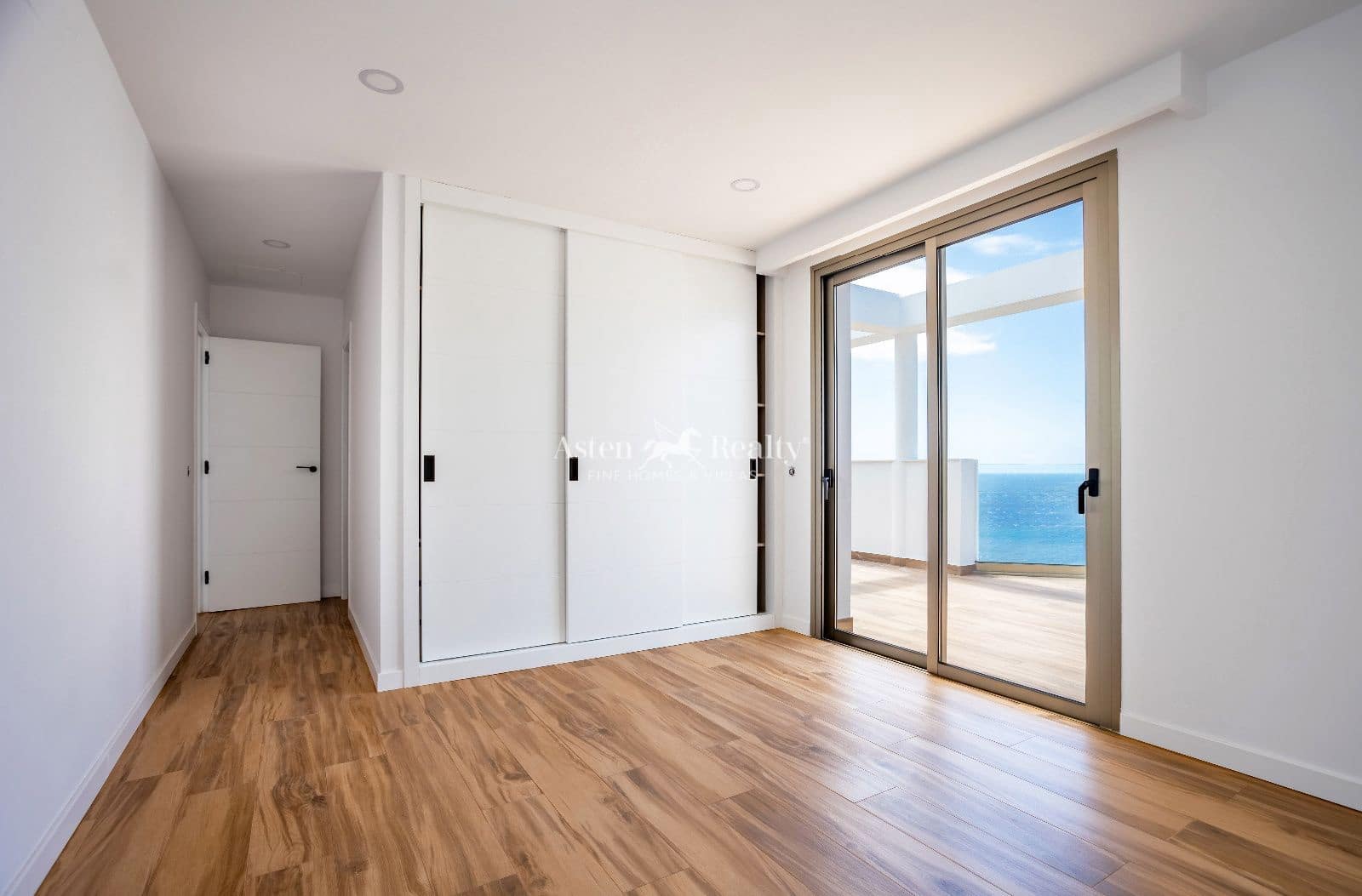 4 soveværelse Penthouse til salg i Puerto Santiago med swimmingpool garage - € 1.150.000 (Ref: 7995844)