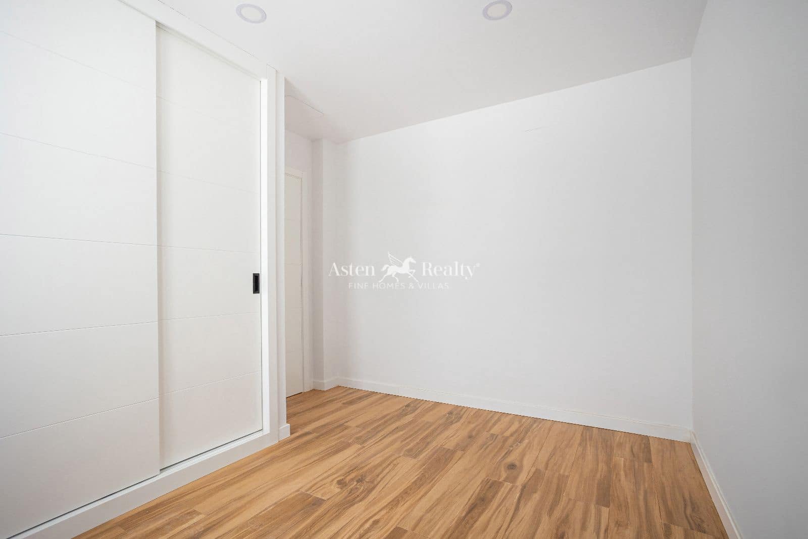 4 soveværelse Penthouse til salg i Puerto Santiago med swimmingpool garage - € 1.150.000 (Ref: 7995844)