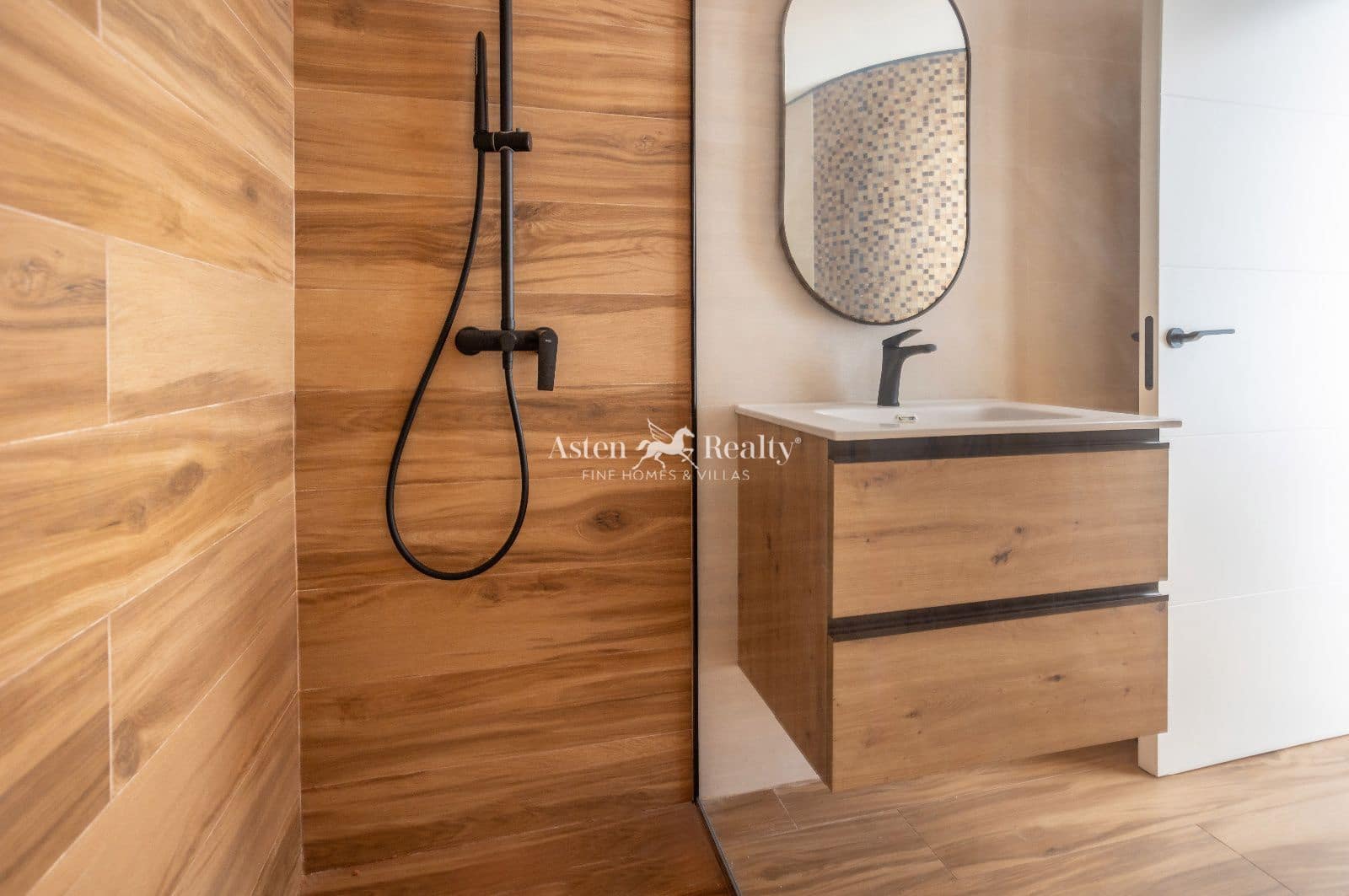 4 soveværelse Penthouse til salg i Puerto Santiago med swimmingpool garage - € 1.150.000 (Ref: 7995844)