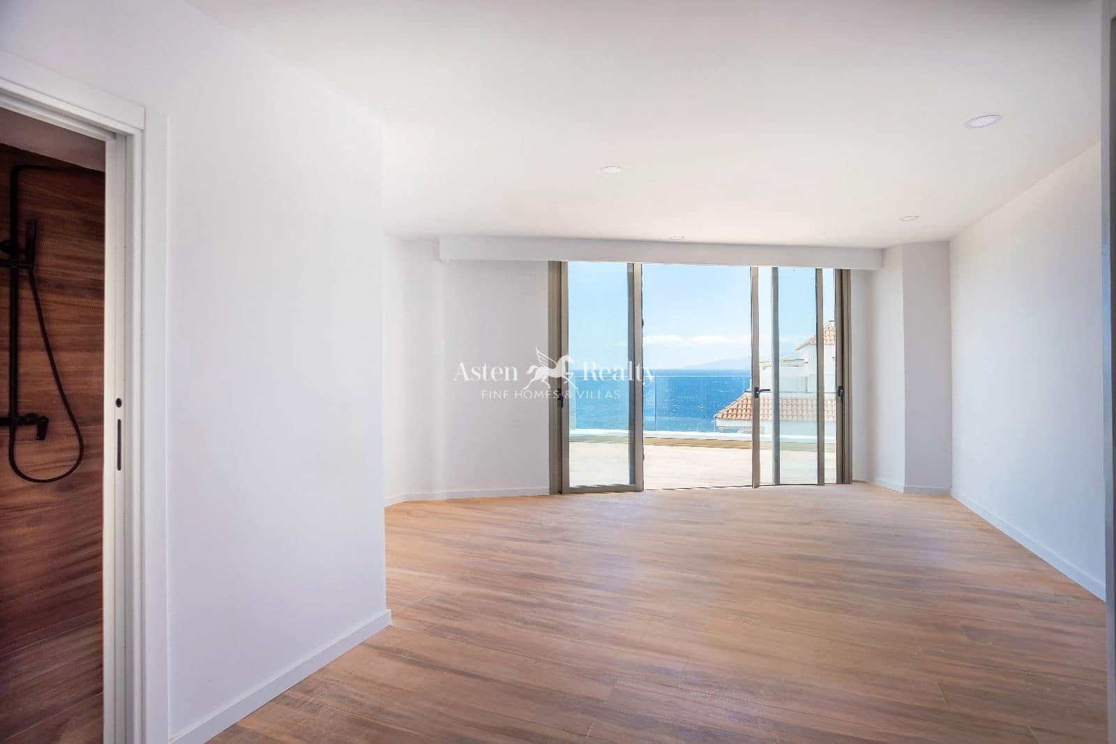4 soveværelse Penthouse til salg i Puerto Santiago med swimmingpool garage - € 1.150.000 (Ref: 7995844)