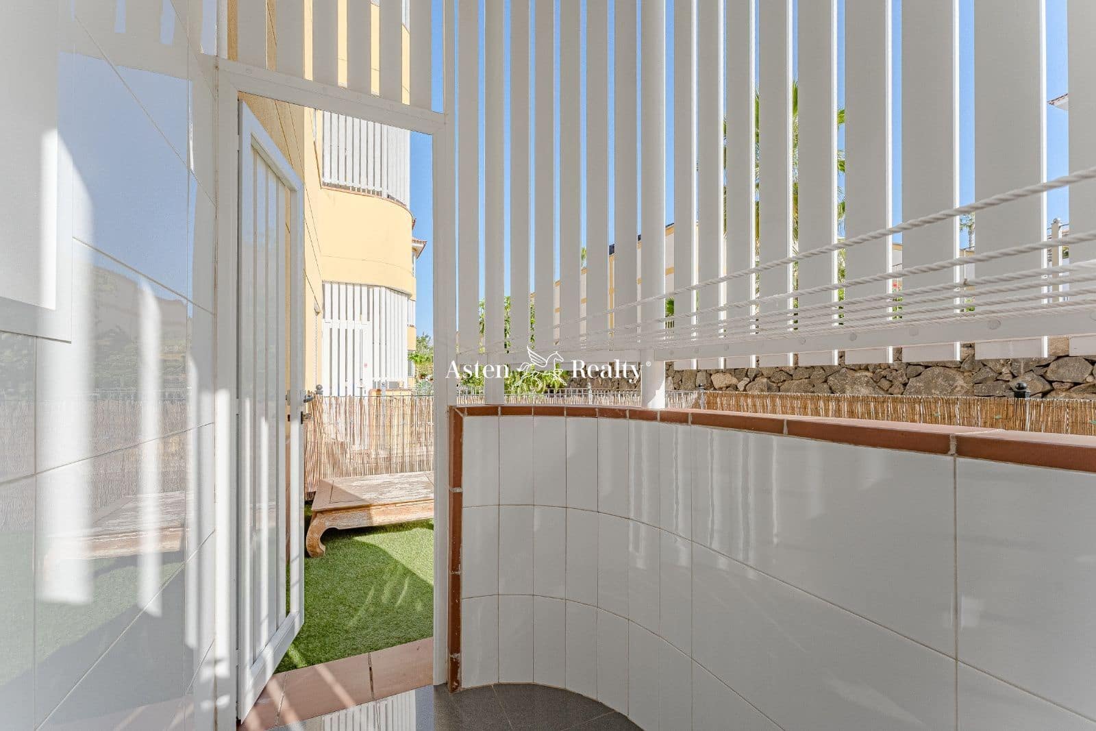 2 soveværelse Lejlighed til salg i Puerto Santiago med swimmingpool garage - € 450.000 (Ref: 8072528)