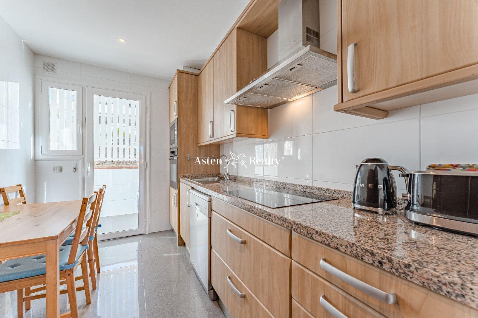 2 soveværelse Lejlighed til salg i Puerto Santiago med swimmingpool garage - € 450.000 (Ref: 8072528)