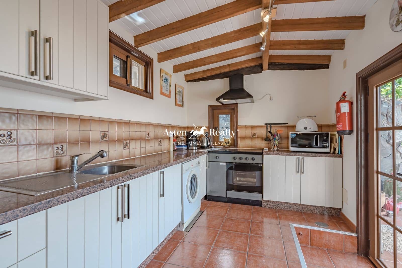 6 soveværelse Villa til salg i Las Moraditas med swimmingpool garage - € 1.595.000 (Ref: 8110467)