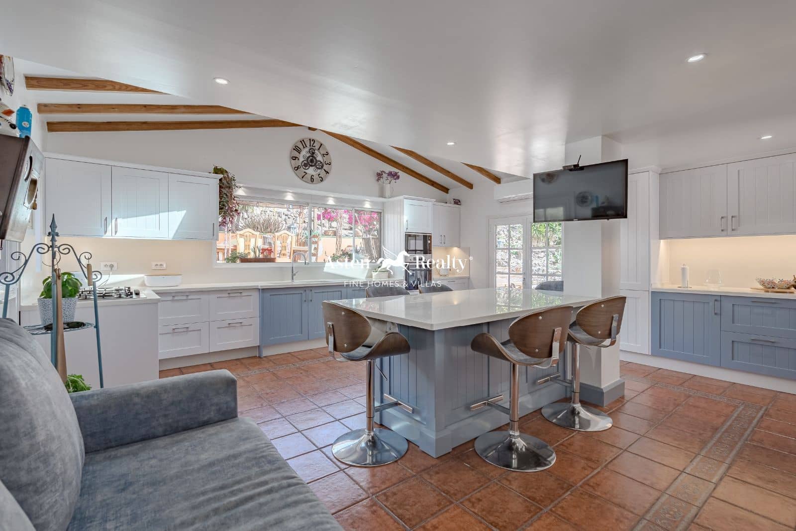 6 soveværelse Villa til salg i Las Moraditas med swimmingpool garage - € 1.595.000 (Ref: 8110467)