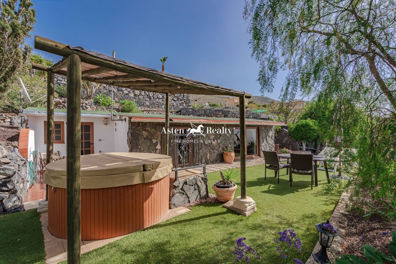 6 soveværelse Villa til salg i Las Moraditas med swimmingpool garage - € 1.595.000 (Ref: 8110467)