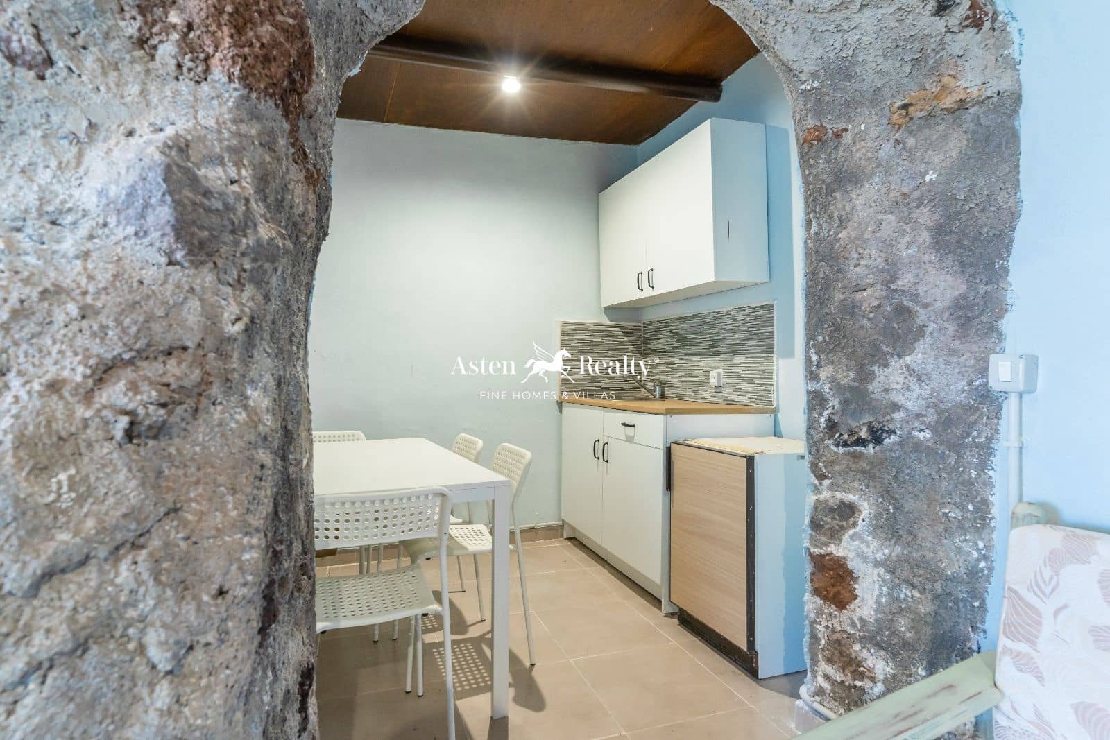 8 soveværelse Byhus til salg i Chio med garage - € 750.000 (Ref: 8116756)