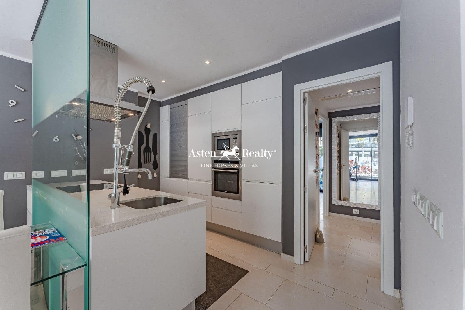 2 soveværelse Lejlighed til salg i Palm-Mar med swimmingpool garage - € 459.000 (Ref: 8140151)