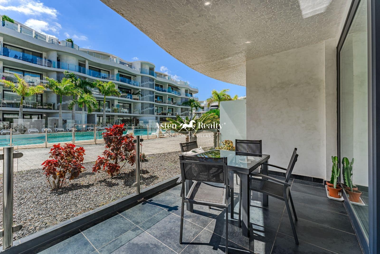 2 soveværelse Lejlighed til salg i Palm-Mar med swimmingpool garage - € 459.000 (Ref: 8140151)