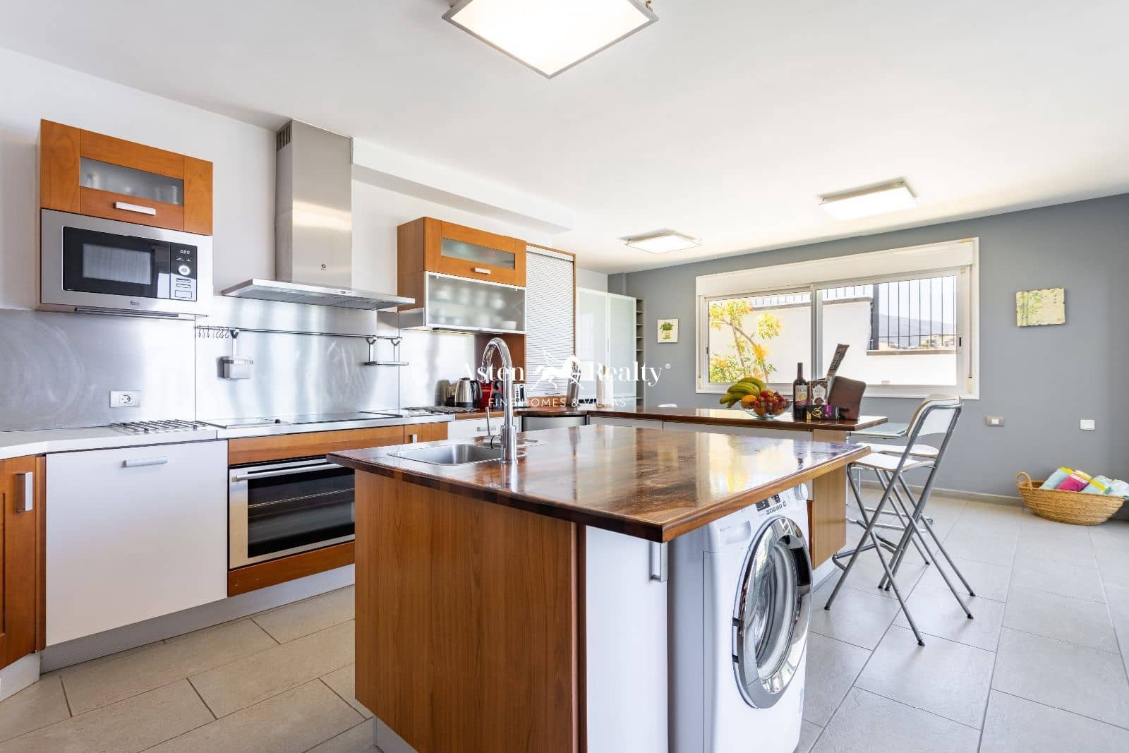 7 soverom Hus til salgs i Puerto de la Cruz med svømmebasseng garasje - € 1 800 000 (Ref: 8168462)