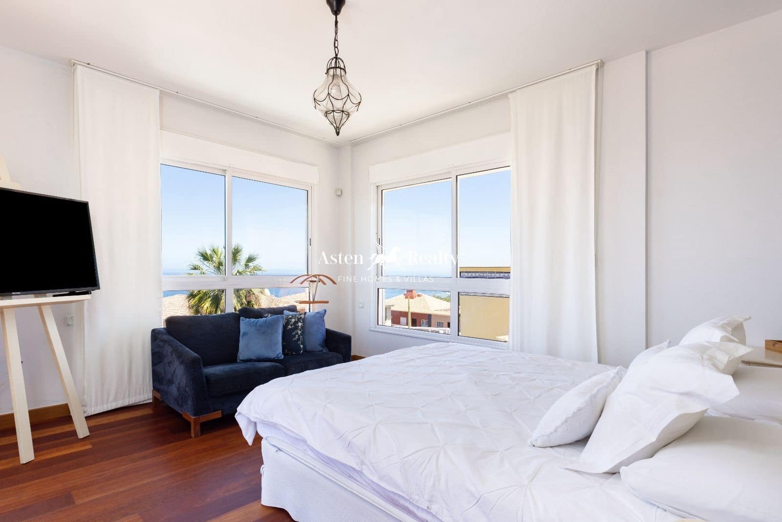 7 soverom Hus til salgs i Puerto de la Cruz med svømmebasseng garasje - € 1 800 000 (Ref: 8168462)