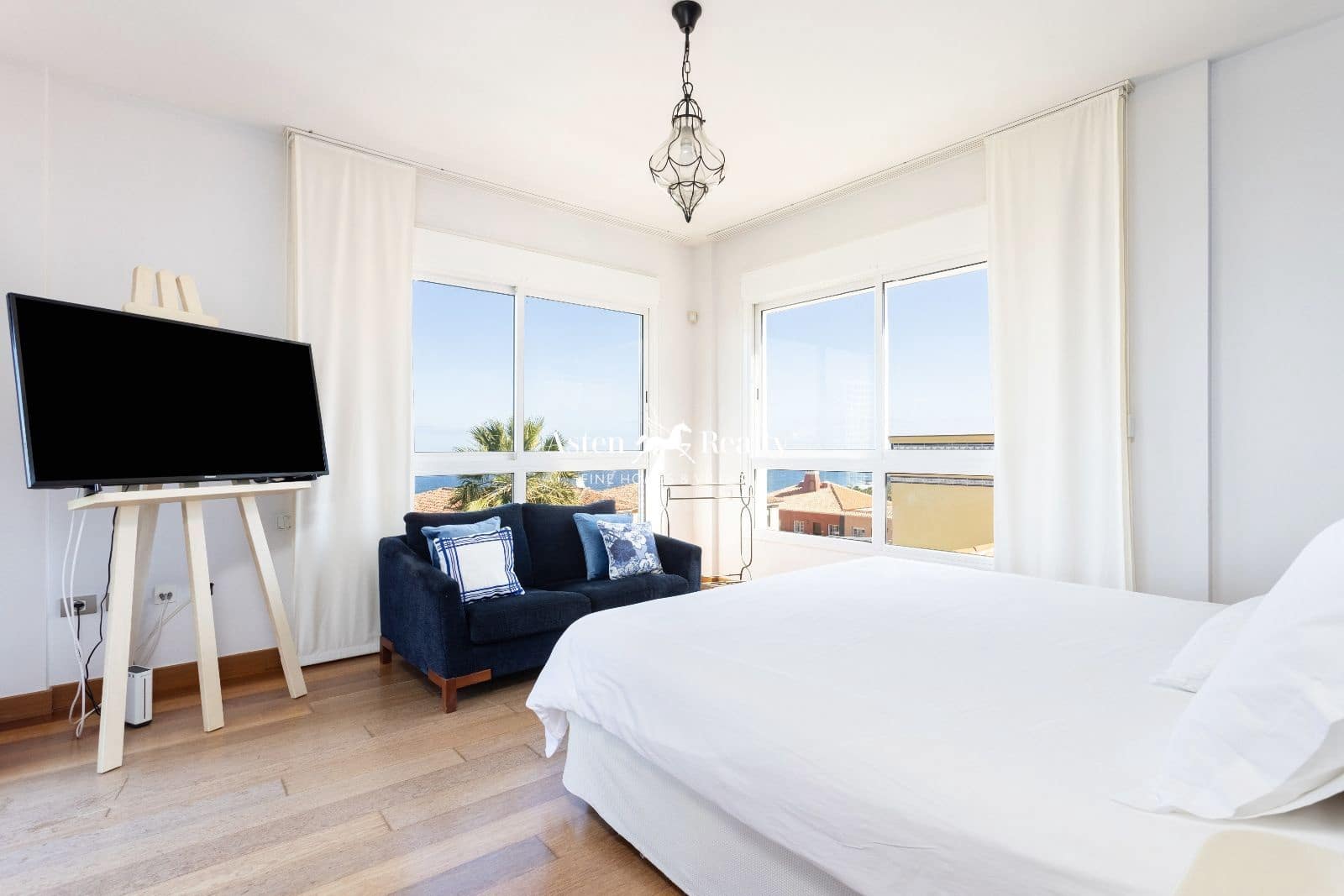 7 soverom Hus til salgs i Puerto de la Cruz med svømmebasseng garasje - € 1 800 000 (Ref: 8168462)