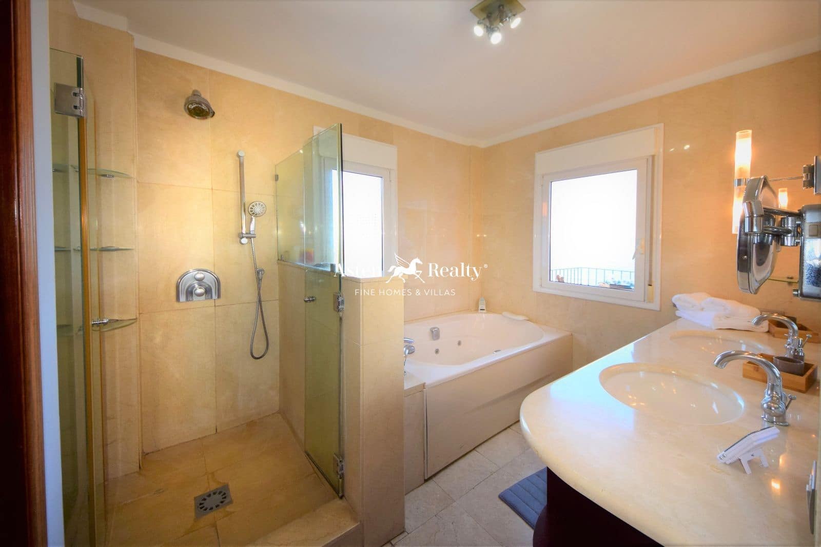7 soverom Hus til salgs i Puerto de la Cruz med svømmebasseng garasje - € 1 800 000 (Ref: 8168462)