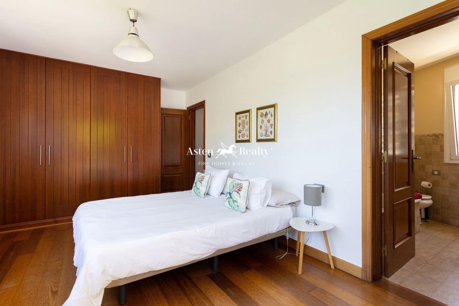 7 soverom Hus til salgs i Puerto de la Cruz med svømmebasseng garasje - € 1 800 000 (Ref: 8168462)