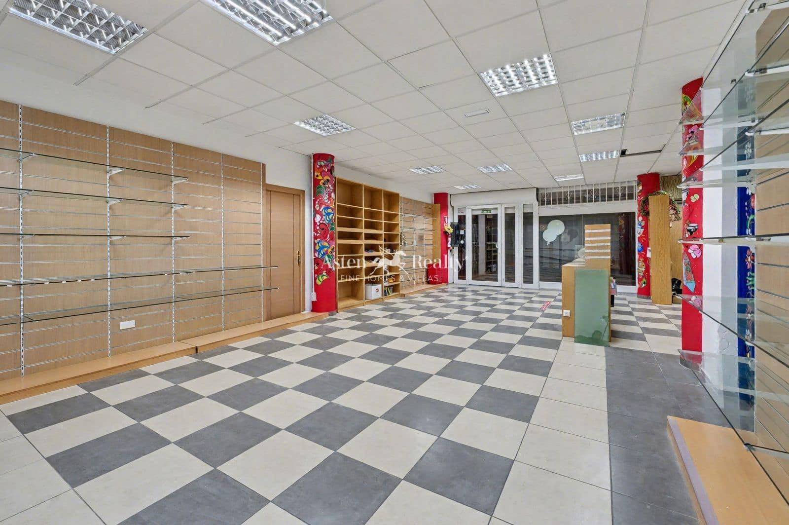 Virksomhed til salg i Playa de las Americas - € 439.000 (Ref: 8176850)