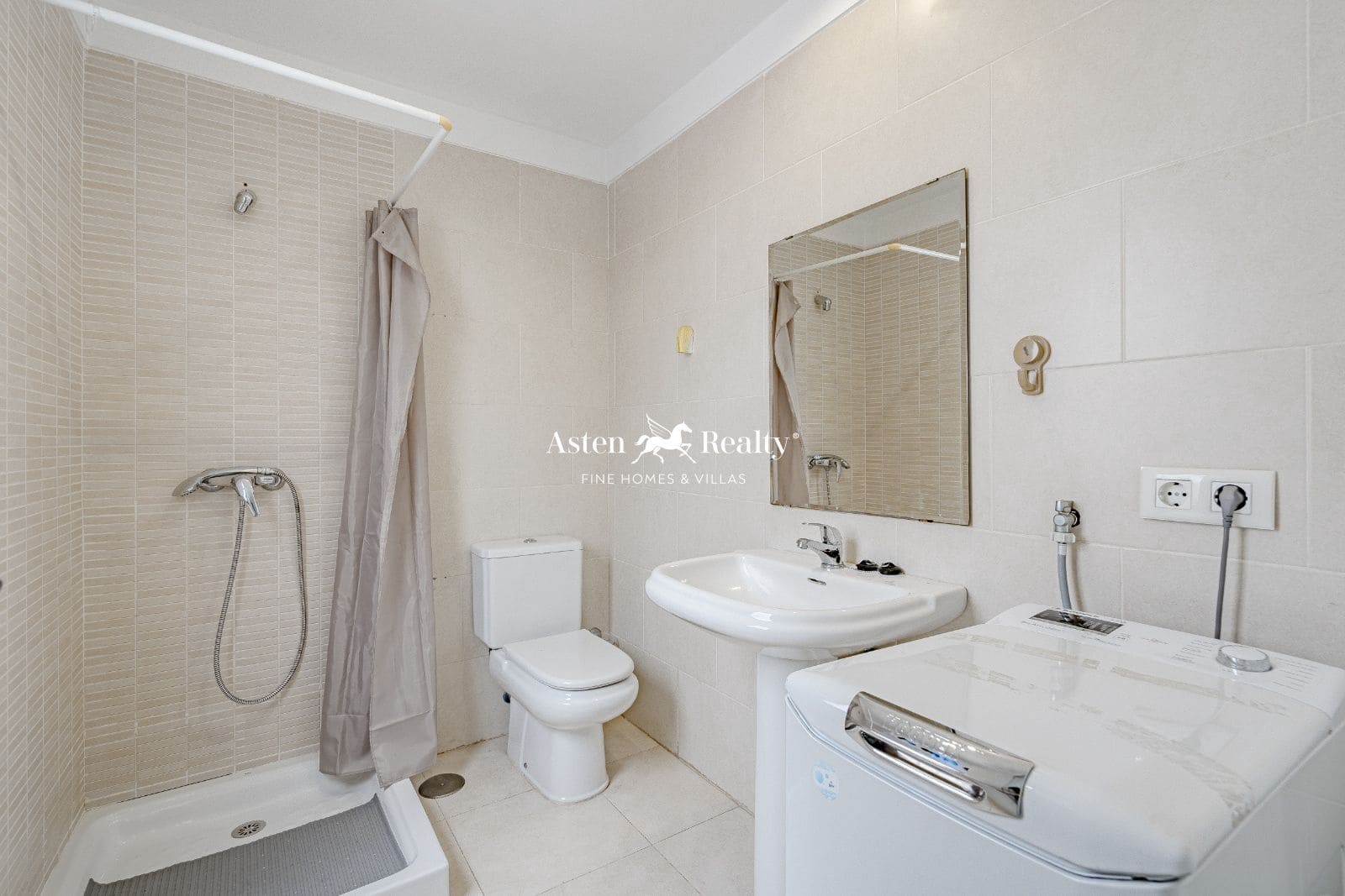 Ático de 3 habitaciones en Adeje en venta con piscina garaje - 419.000 € (Ref: 8183344)