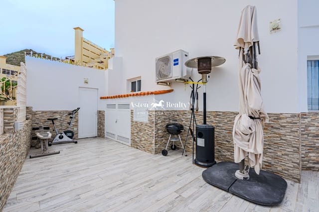 3 sypialnia Bungalow na sprzedaż w Torviscas, Adeje z basenem garażem - 630 000 € (Ref: 8196952)