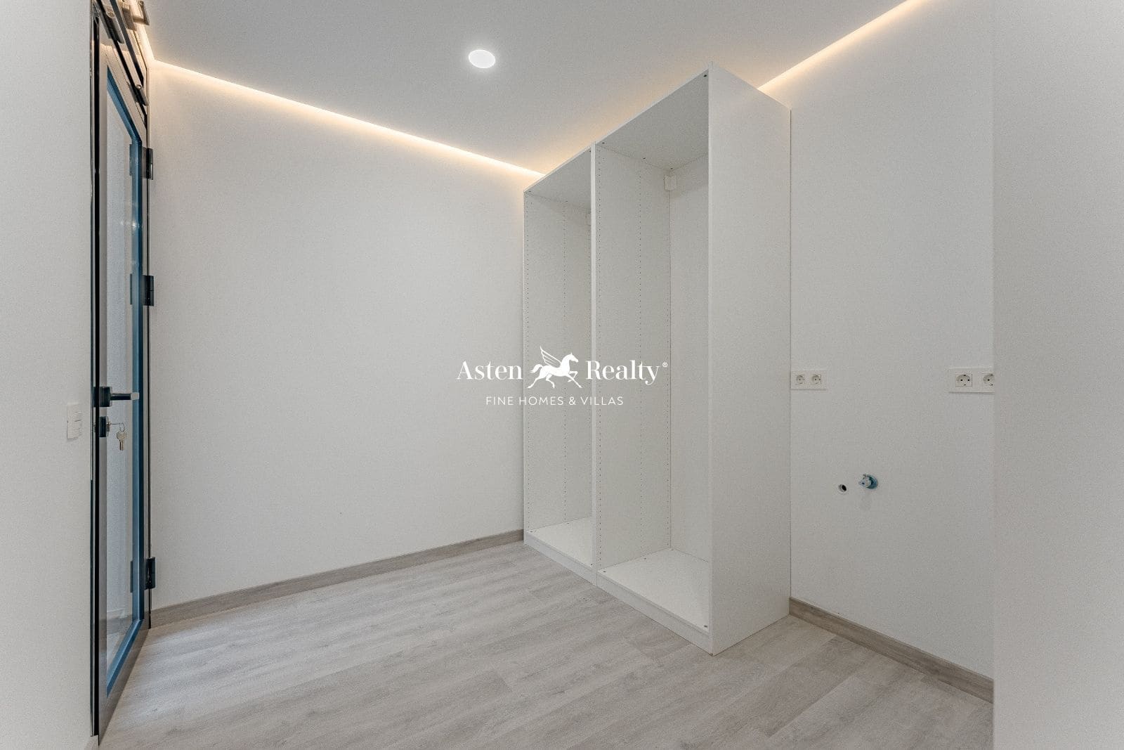 4 soveværelse Byhus til salg i Torviscas med swimmingpool garage - € 1.850.000 (Ref: 8198952)