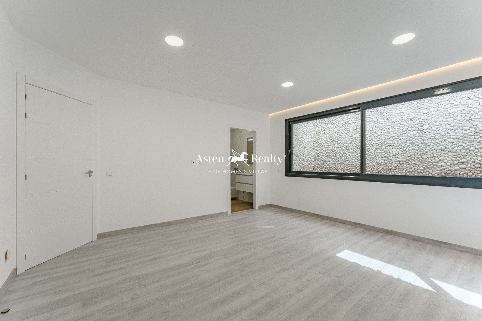 4 soveværelse Byhus til salg i Torviscas med swimmingpool garage - € 1.850.000 (Ref: 8198952)