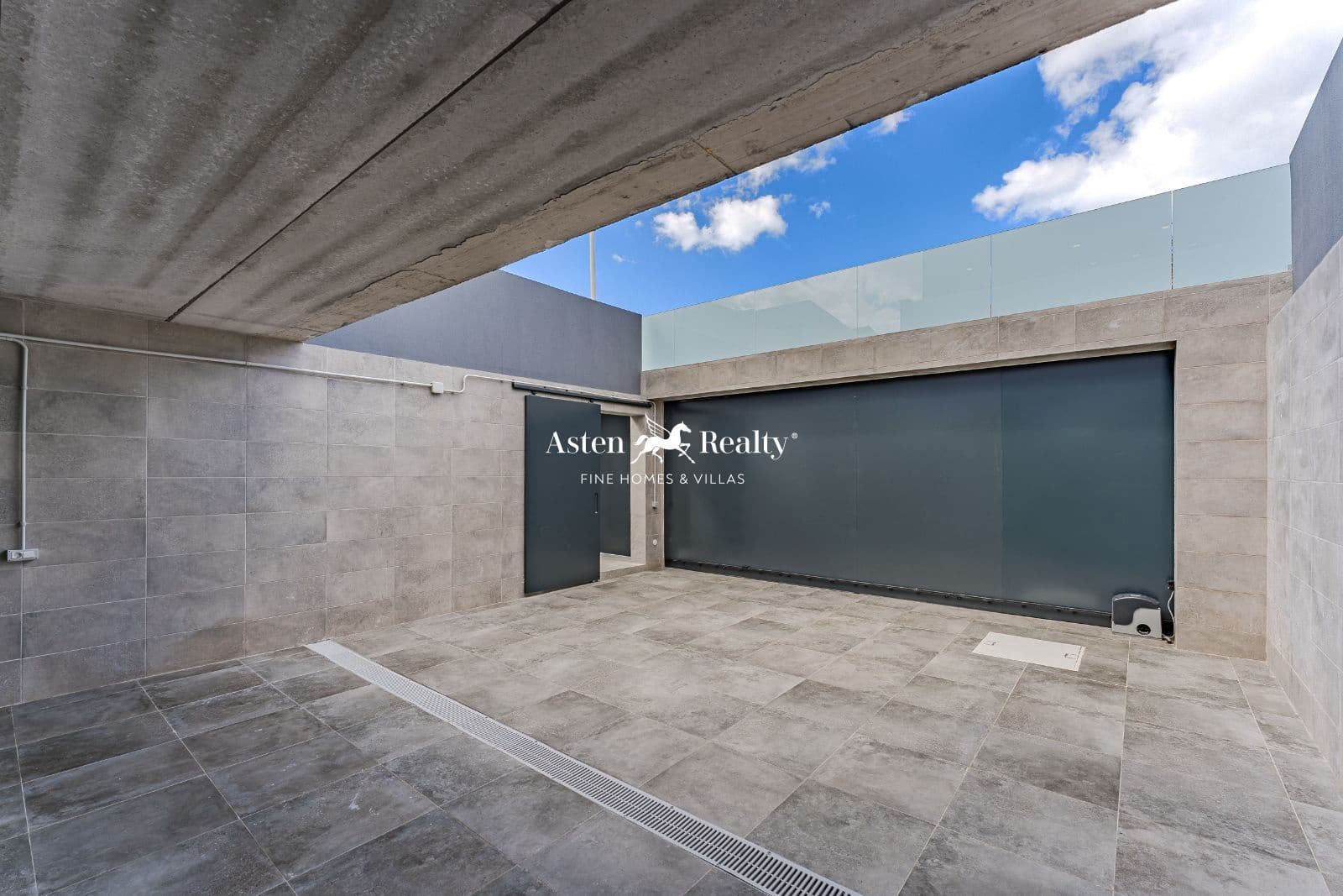 4 soveværelse Byhus til salg i Torviscas med swimmingpool garage - € 1.850.000 (Ref: 8198952)