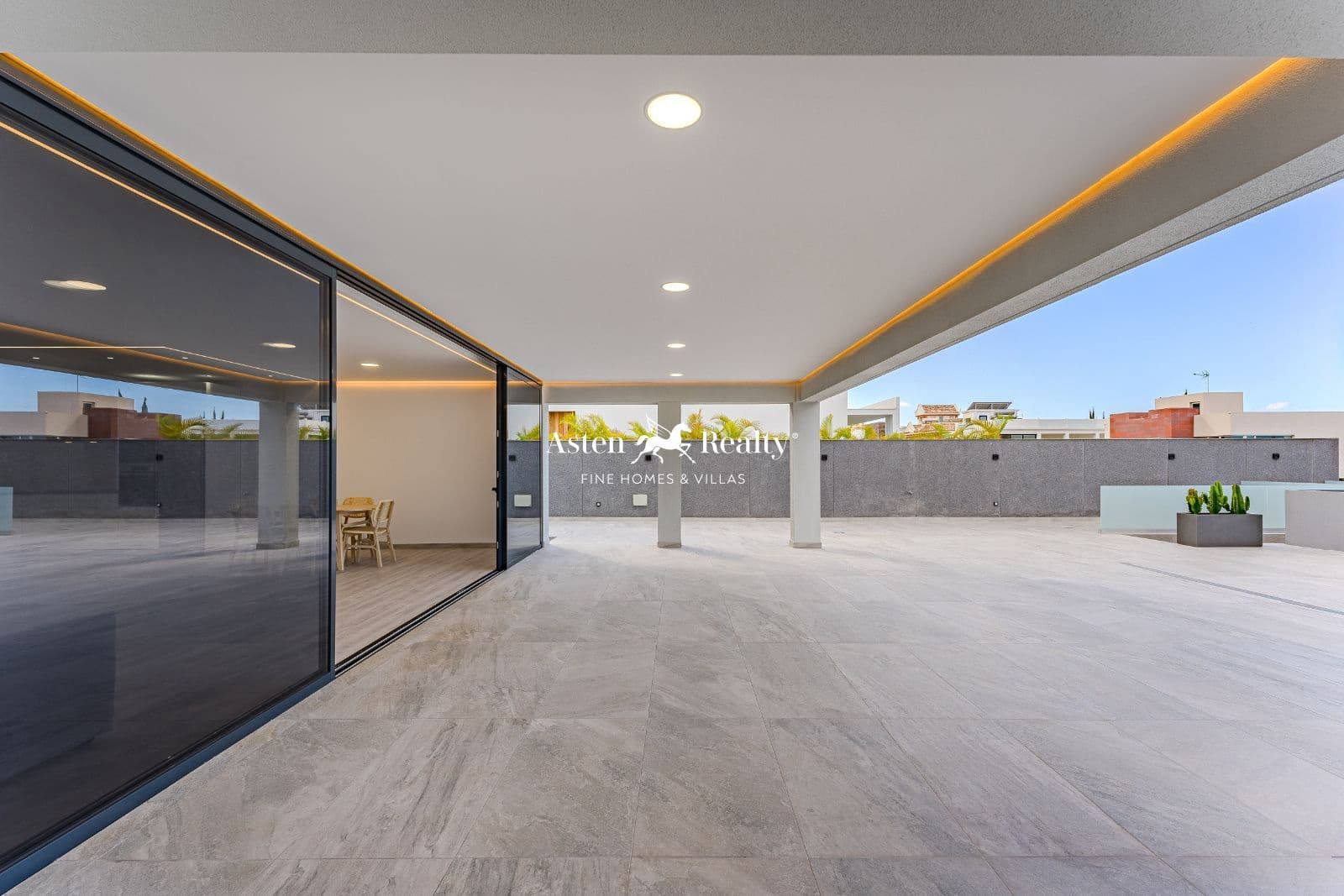 4 soveværelse Byhus til salg i Torviscas med swimmingpool garage - € 1.850.000 (Ref: 8198952)