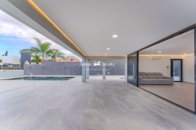 4 soveværelse Byhus til salg i Torviscas, Adeje med swimmingpool garage - € 1.850.000 (Ref: 8198952)