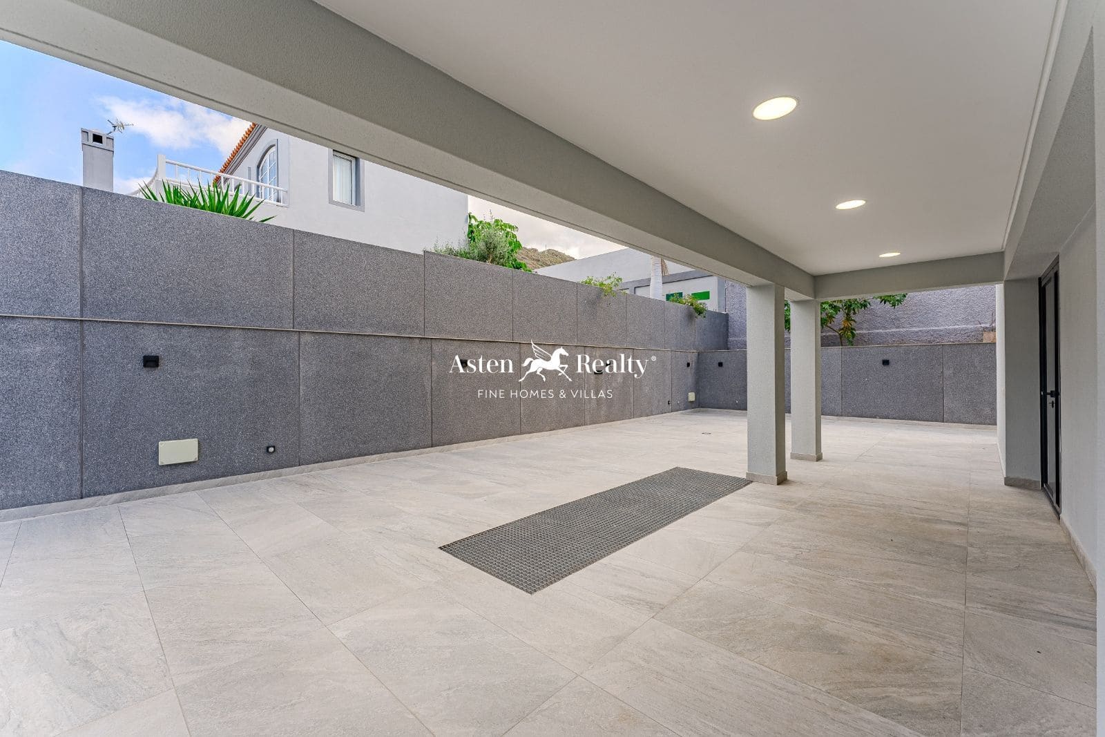 4 soveværelse Byhus til salg i Torviscas med swimmingpool garage - € 1.850.000 (Ref: 8198952)