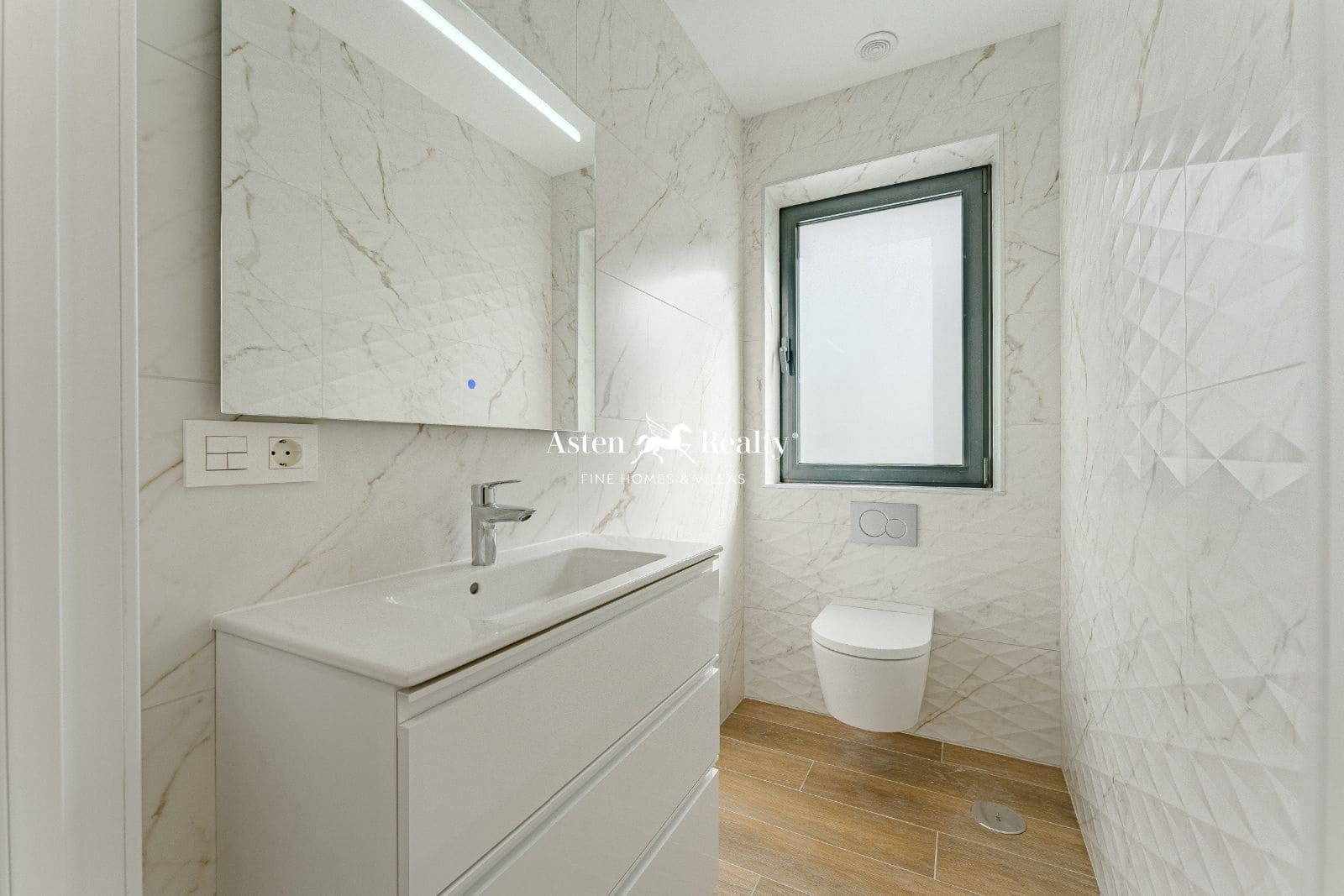 4 soveværelse Byhus til salg i Torviscas med swimmingpool garage - € 1.850.000 (Ref: 8198952)