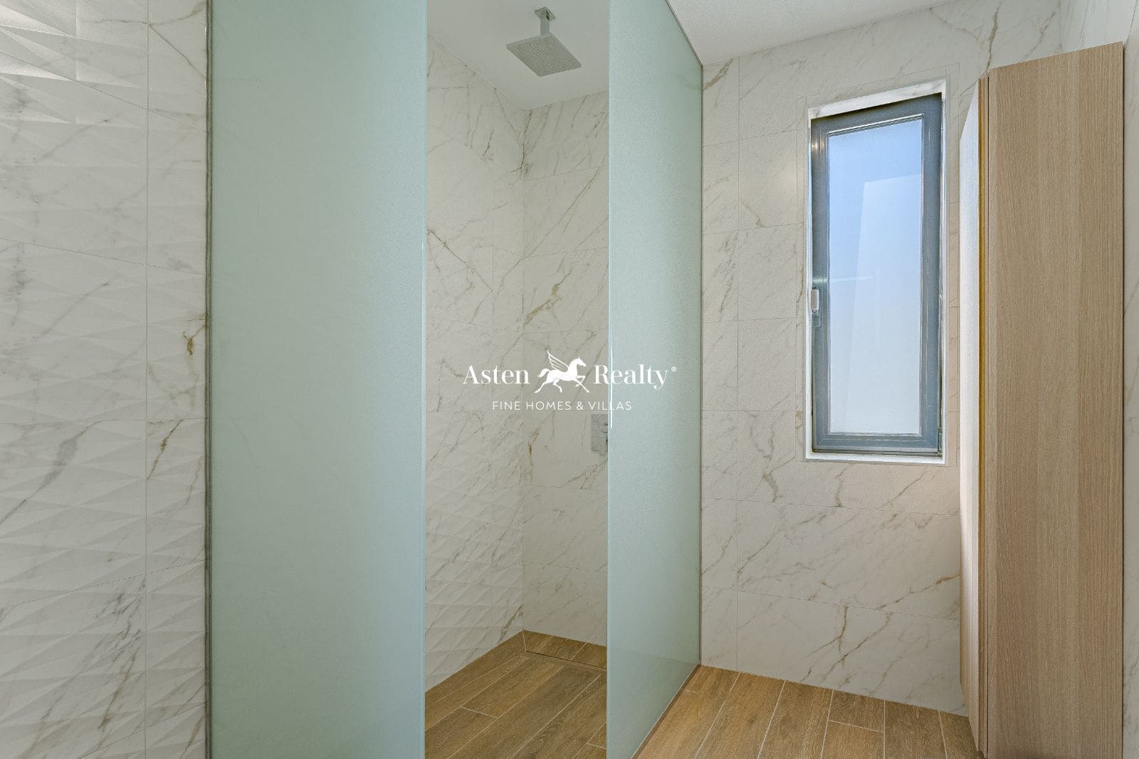 4 soveværelse Byhus til salg i Torviscas med swimmingpool garage - € 1.850.000 (Ref: 8198952)