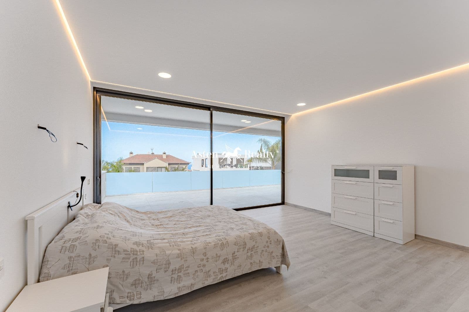 4 soveværelse Byhus til salg i Torviscas med swimmingpool garage - € 1.850.000 (Ref: 8198952)