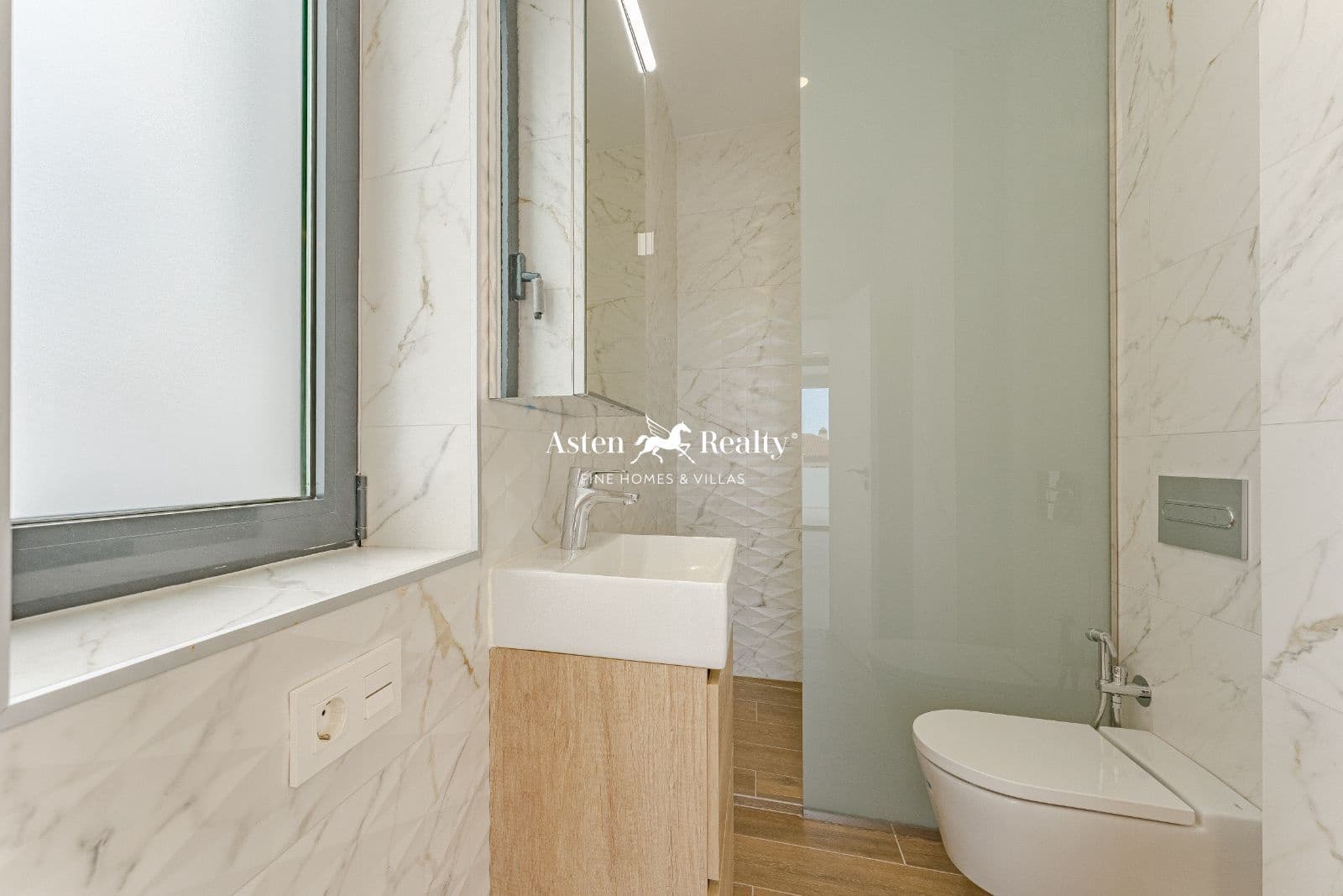 4 soveværelse Byhus til salg i Torviscas med swimmingpool garage - € 1.850.000 (Ref: 8198952)