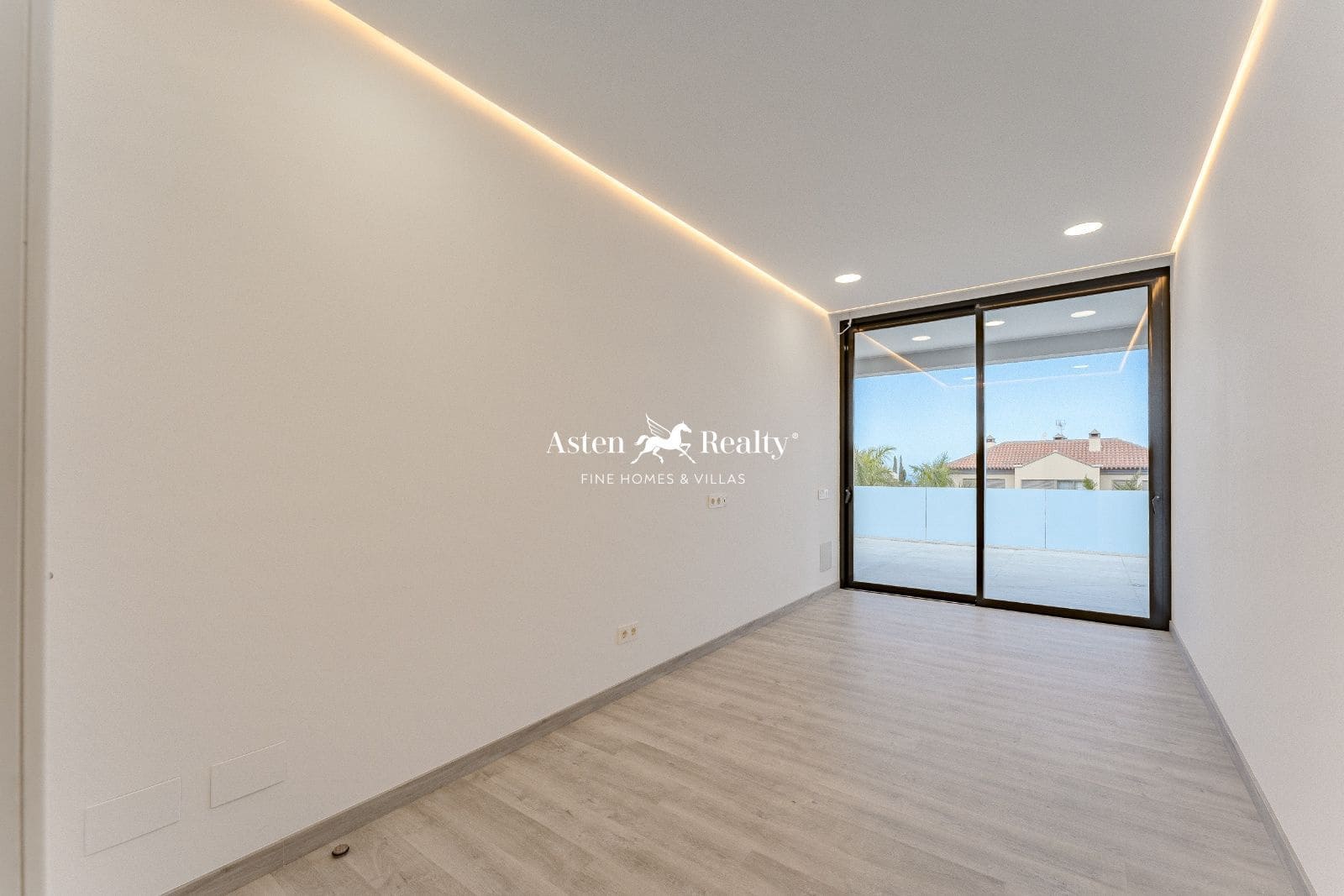 4 soveværelse Byhus til salg i Torviscas med swimmingpool garage - € 1.850.000 (Ref: 8198952)