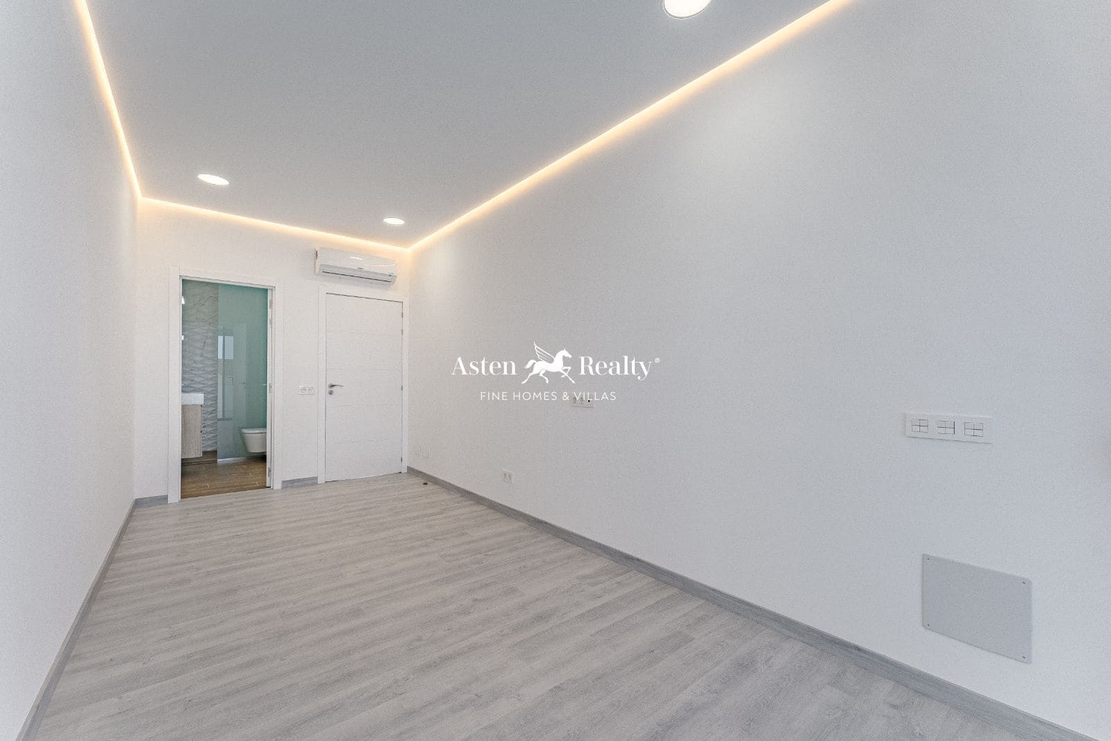 4 soveværelse Byhus til salg i Torviscas med swimmingpool garage - € 1.850.000 (Ref: 8198952)