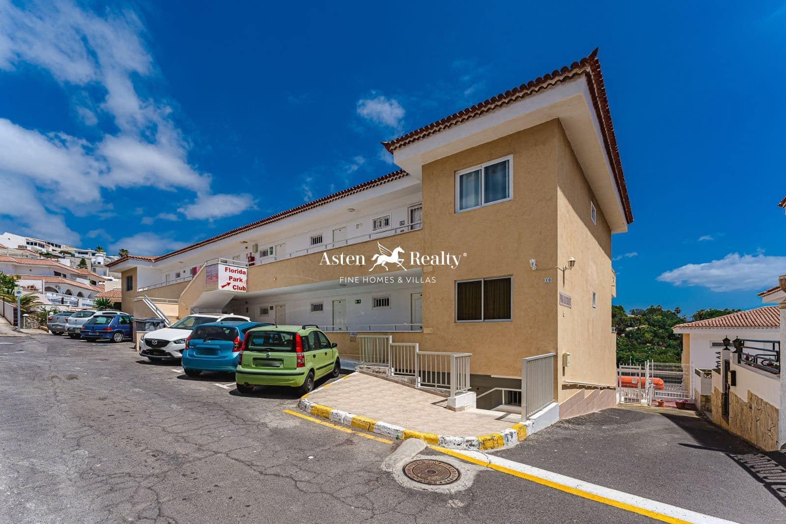 25 soveværelse Hotel til salg i Costa Adeje - € 4.750.000 (Ref: 8223434)