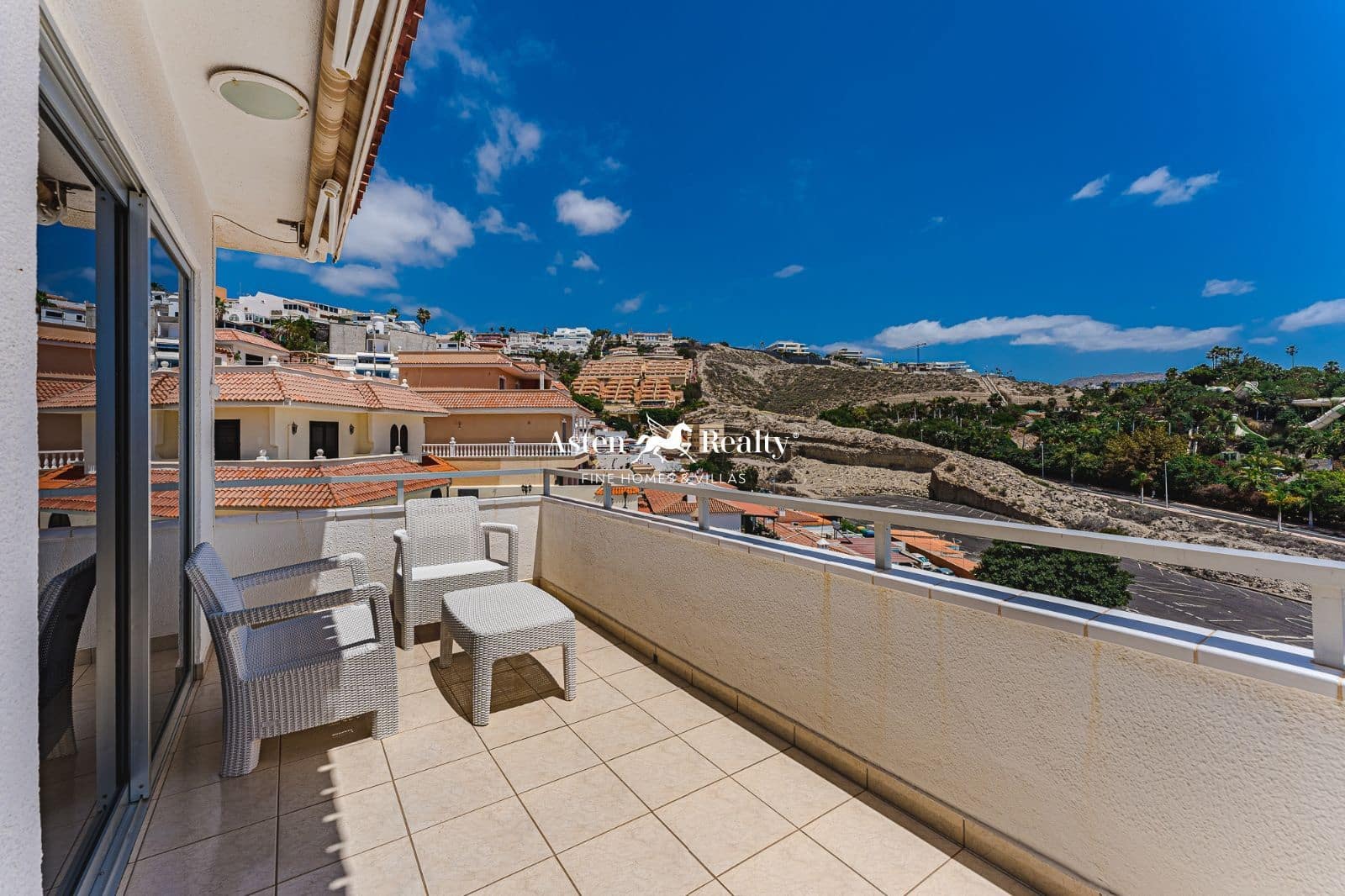 25 soveværelse Hotel til salg i Costa Adeje - € 4.750.000 (Ref: 8223434)