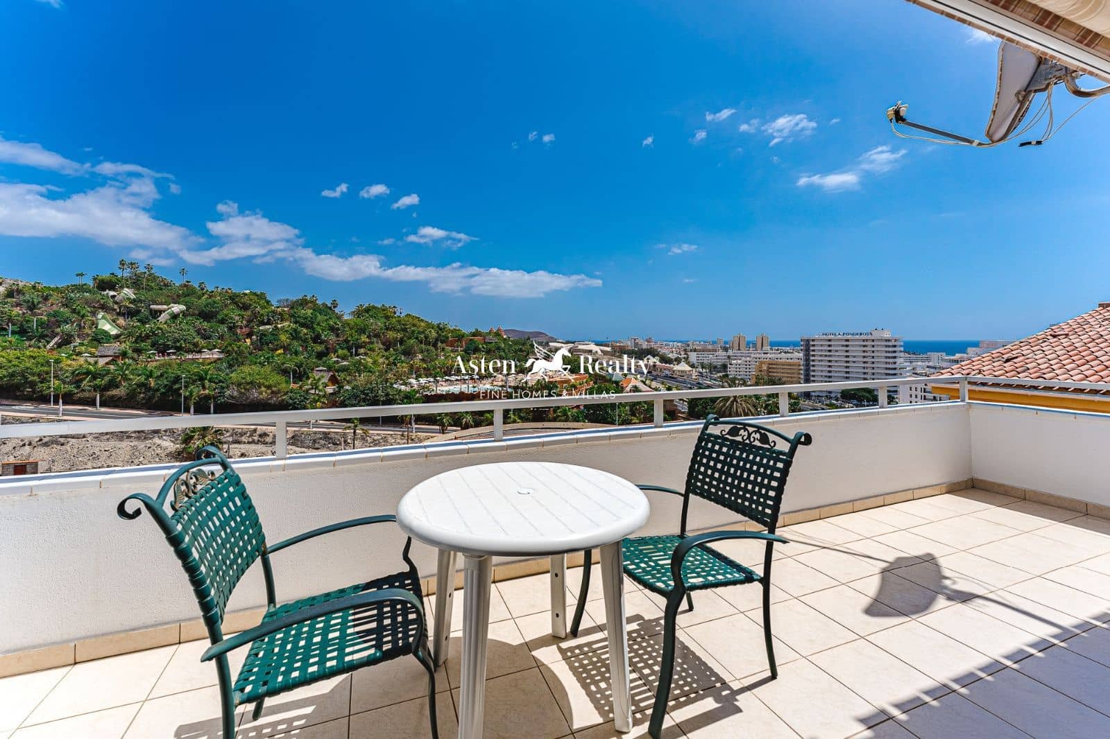 25 soveværelse Hotel til salg i Costa Adeje - € 4.750.000 (Ref: 8223434)