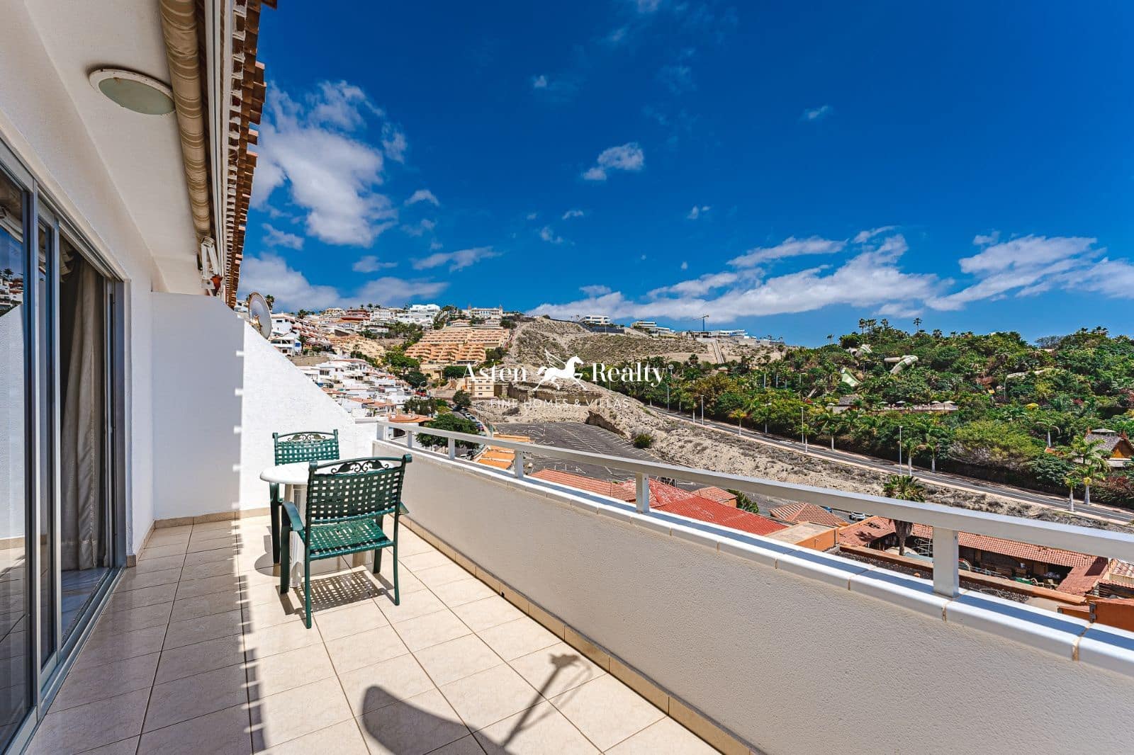 25 soveværelse Hotel til salg i Costa Adeje - € 4.750.000 (Ref: 8223434)