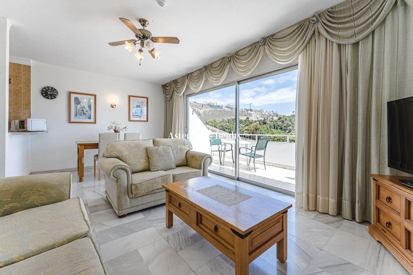 25 soveværelse Hotel til salg i Costa Adeje - € 4.750.000 (Ref: 8223434)