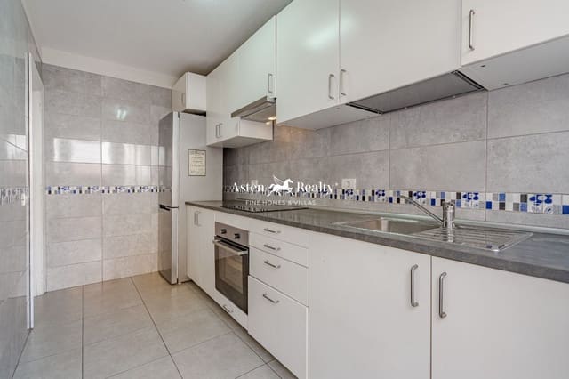 4 soveværelse Byhus til salg i Puerto Santiago, Santiago del Teide med swimmingpool garage - € 498.000 (Ref: 8227339)