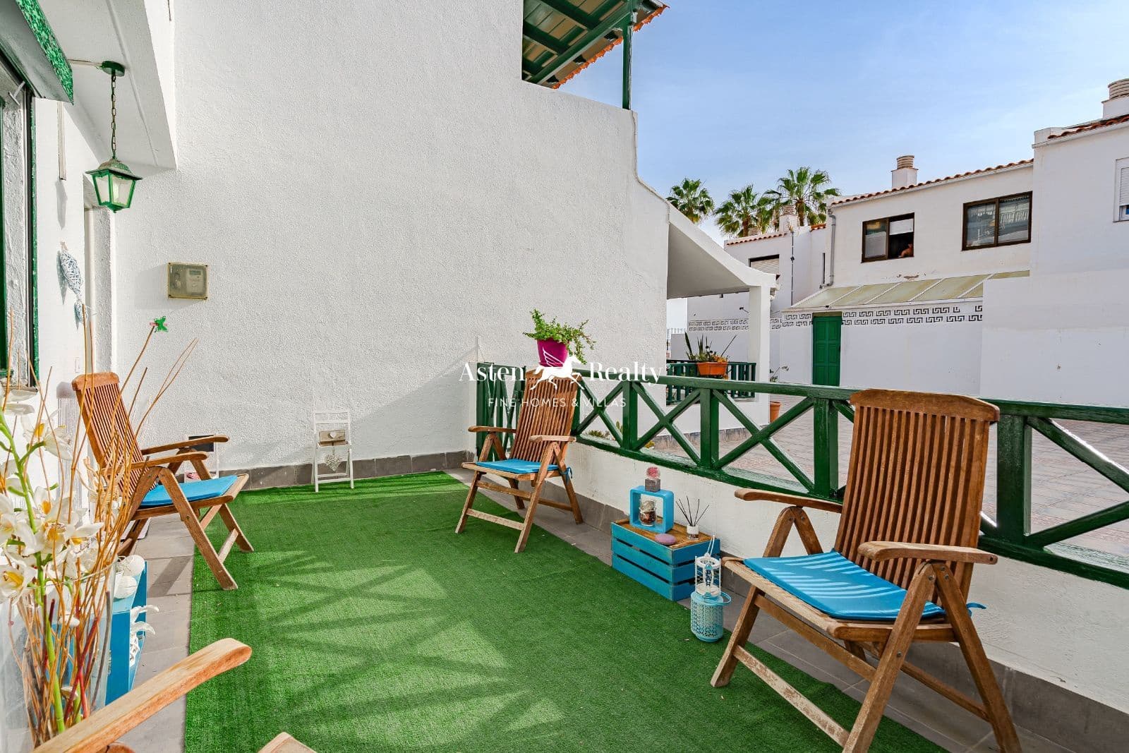 4 soveværelse Byhus til salg i Puerto Santiago med swimmingpool garage - € 498.000 (Ref: 8227339)